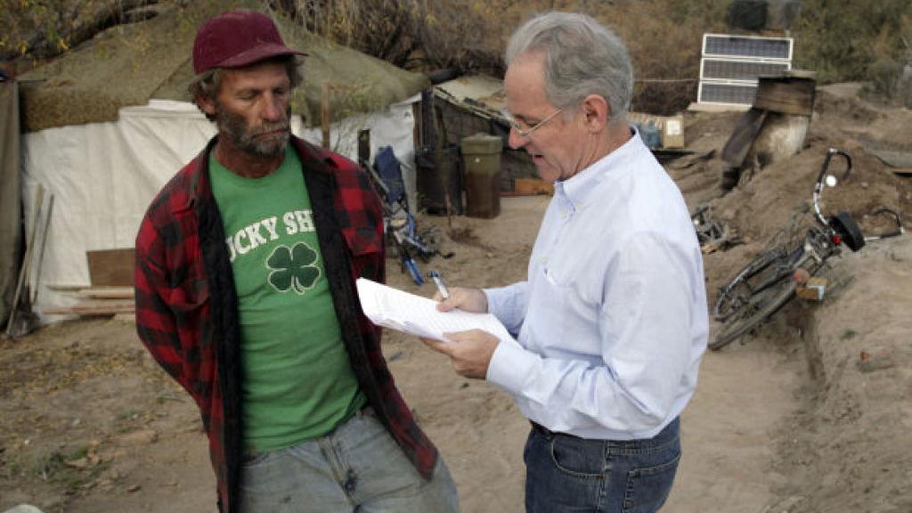 Volunteers canvass Tucson to measure homelessness